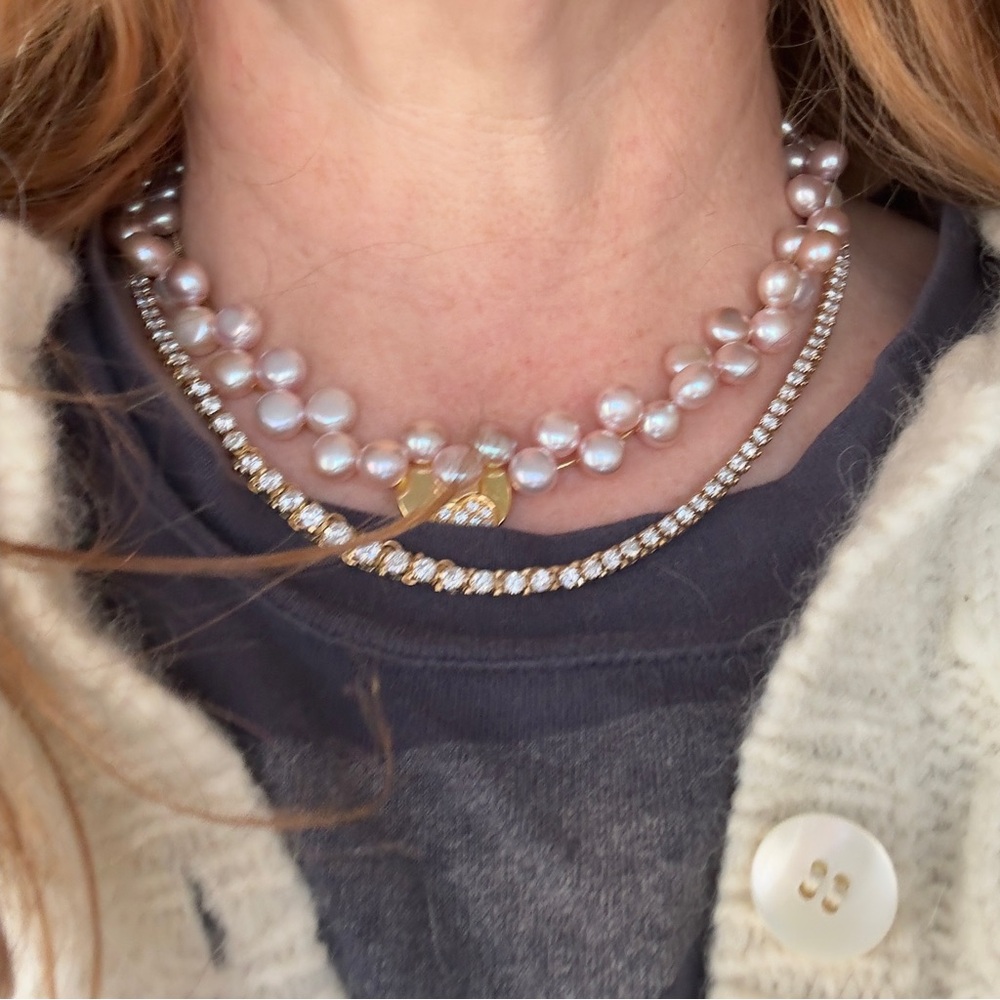 Elegant Pearl and Gold Necklace